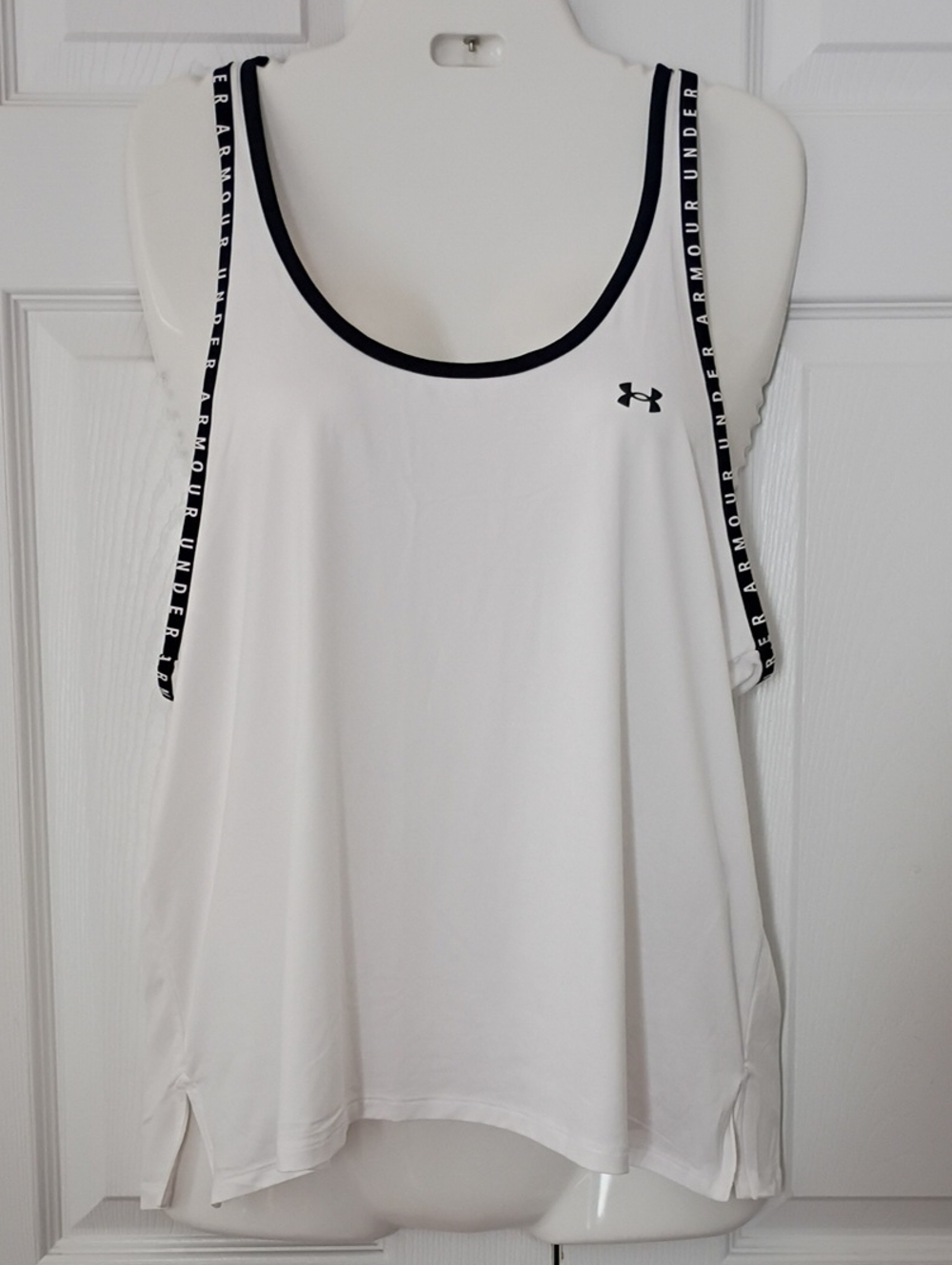 Under Armour Athletic White Tank with Black Trim and Logo Size XL